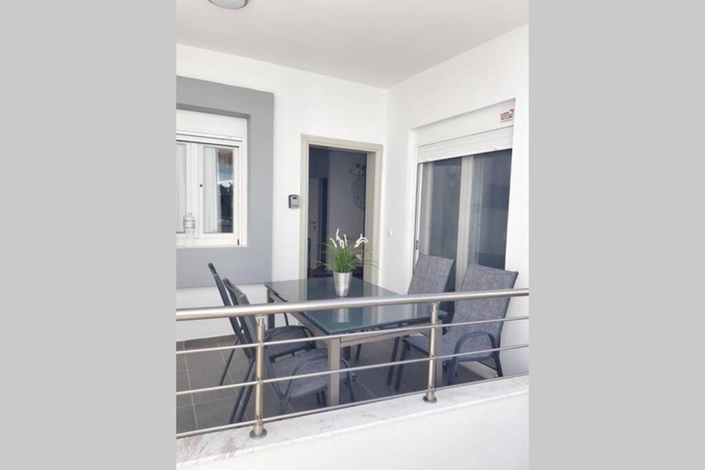Polychrono New 2 Bedroom Apt. Just By The Sea! Kültér fotó